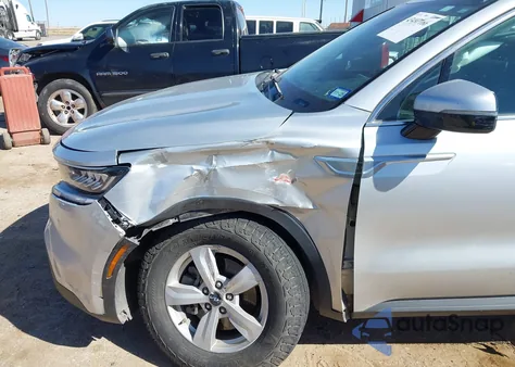 2022 Kia Sorento Lx z USA, uszkodzony, nr VIN 5XYRGDLCXNG097676